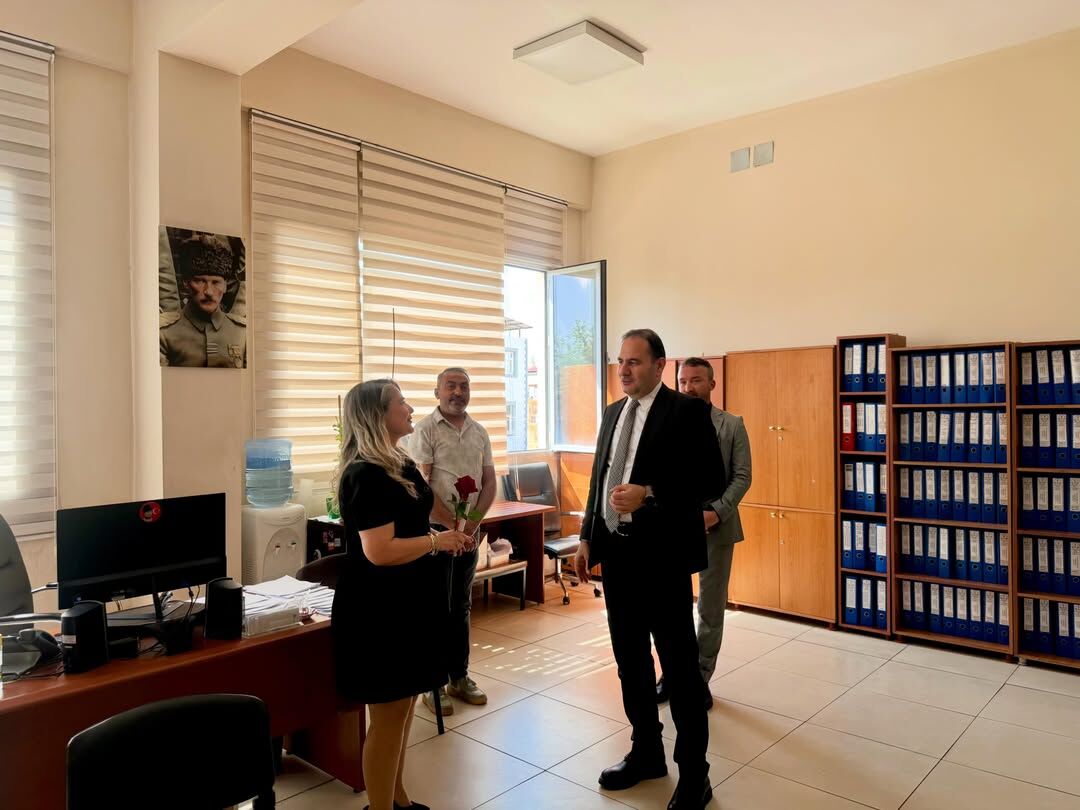 Mesaide Anneler Günü Sürprizi Çiçeklerle Kutladılar (1)
