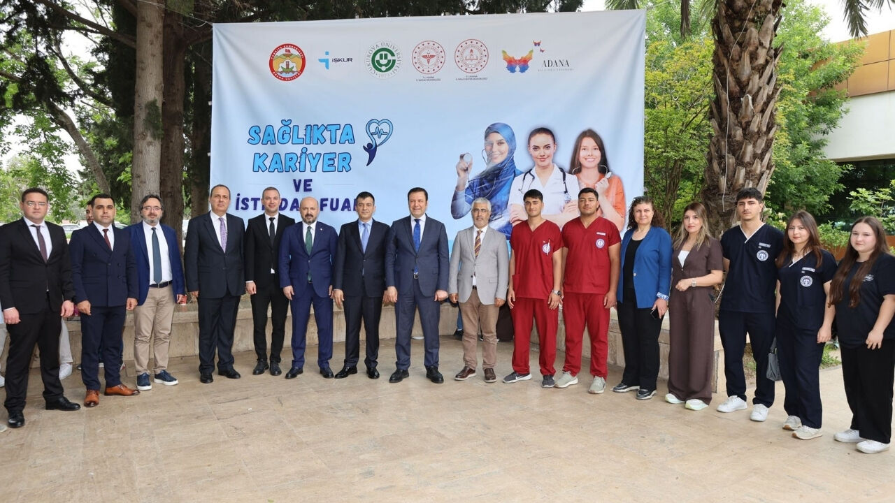 Nacar, Sağlık Kariyer Fuarı’nda Gençlerle Buluştu (1)