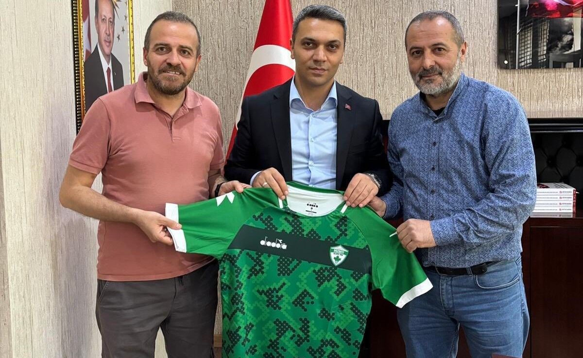 Pozantı Belediyespor Altyapısından Kaymakam Cengiz’e Ziyaret1