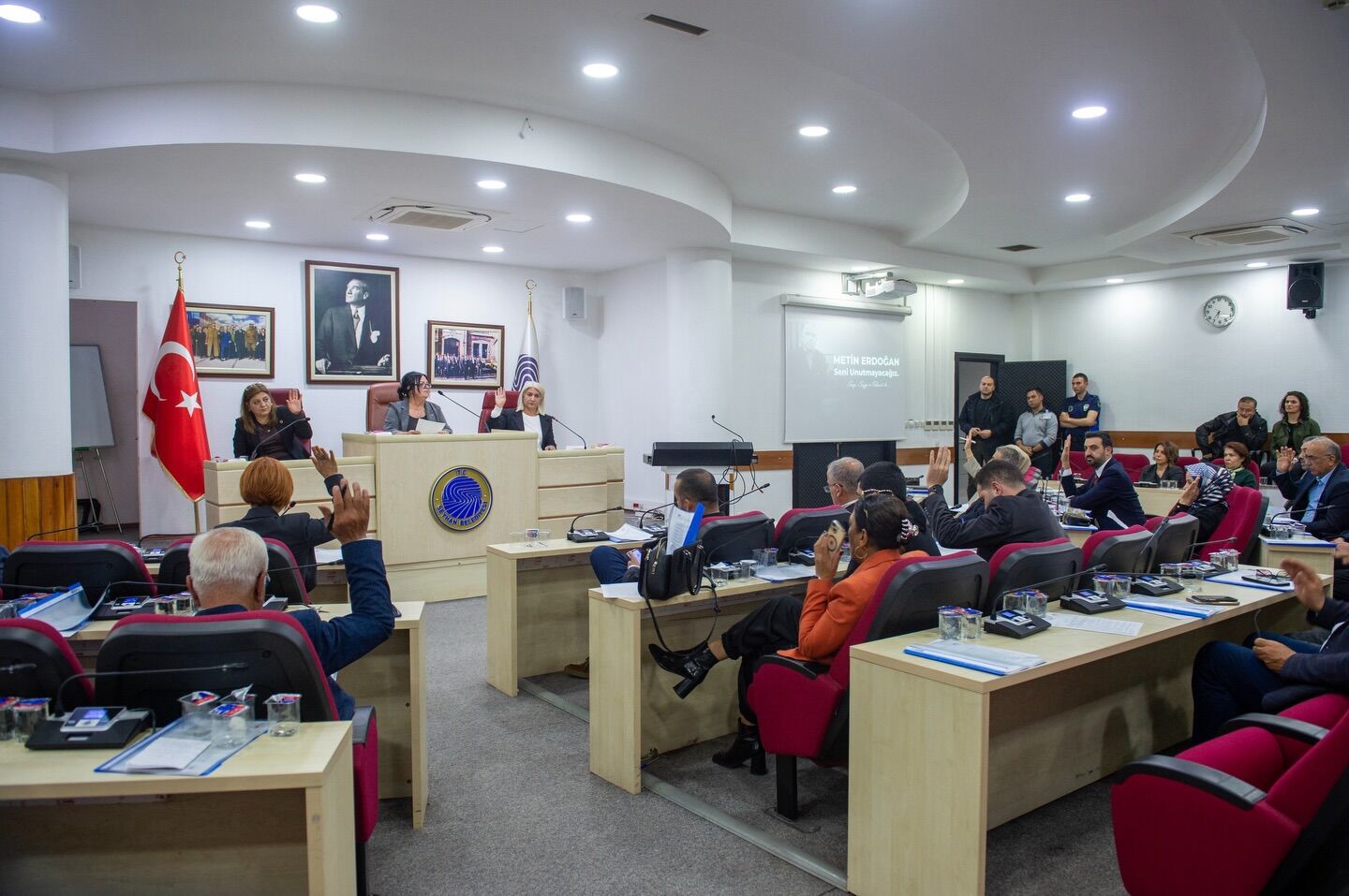 Seyhan Belediye Meclisi’nde Metin Erdoğan Anıldı (2)