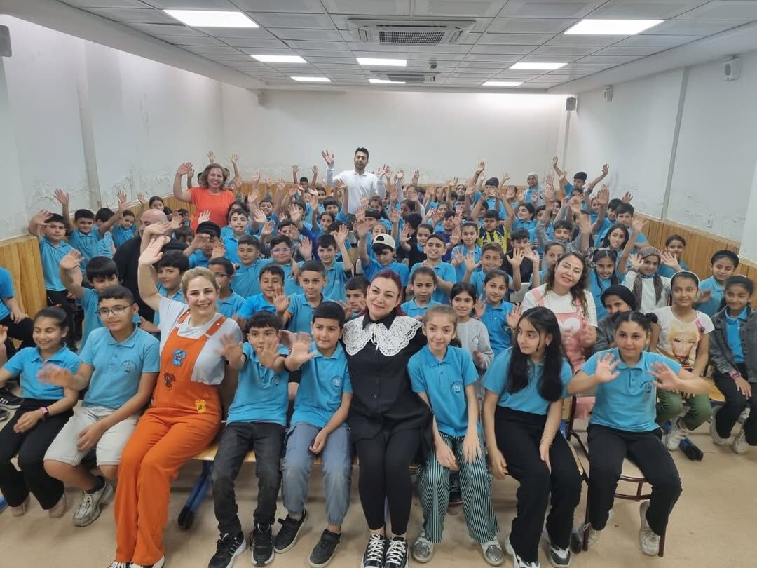 Seyhan’da Okullar Tiyatroyla Şenlendi “Nazik Kalpler” Sahnede! (1)