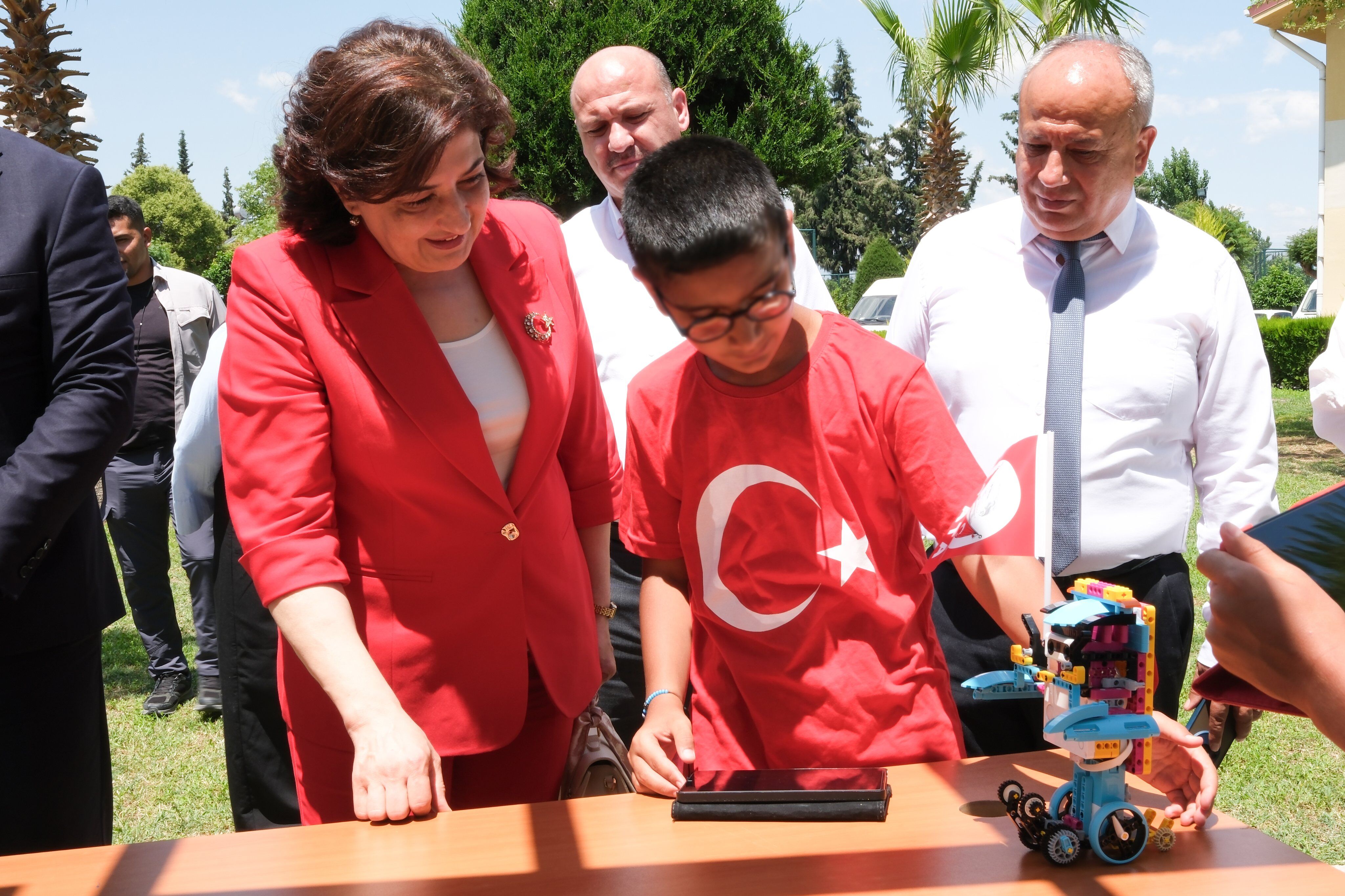 Süreyya Yavuz’dan Çocuk Evlerinde Duygu Dolu Ziyaret (1)
