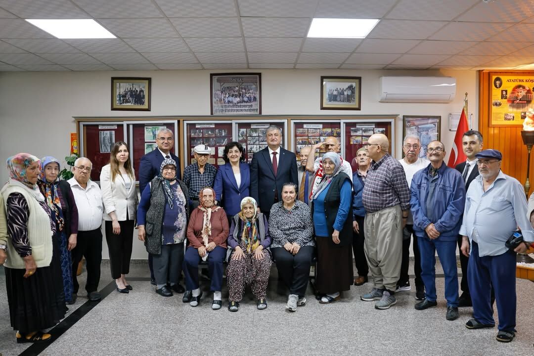 Vali Yavuz Huzurevi’nde Büyüklerin Bayram Sevincine Ortak Oldu (1)