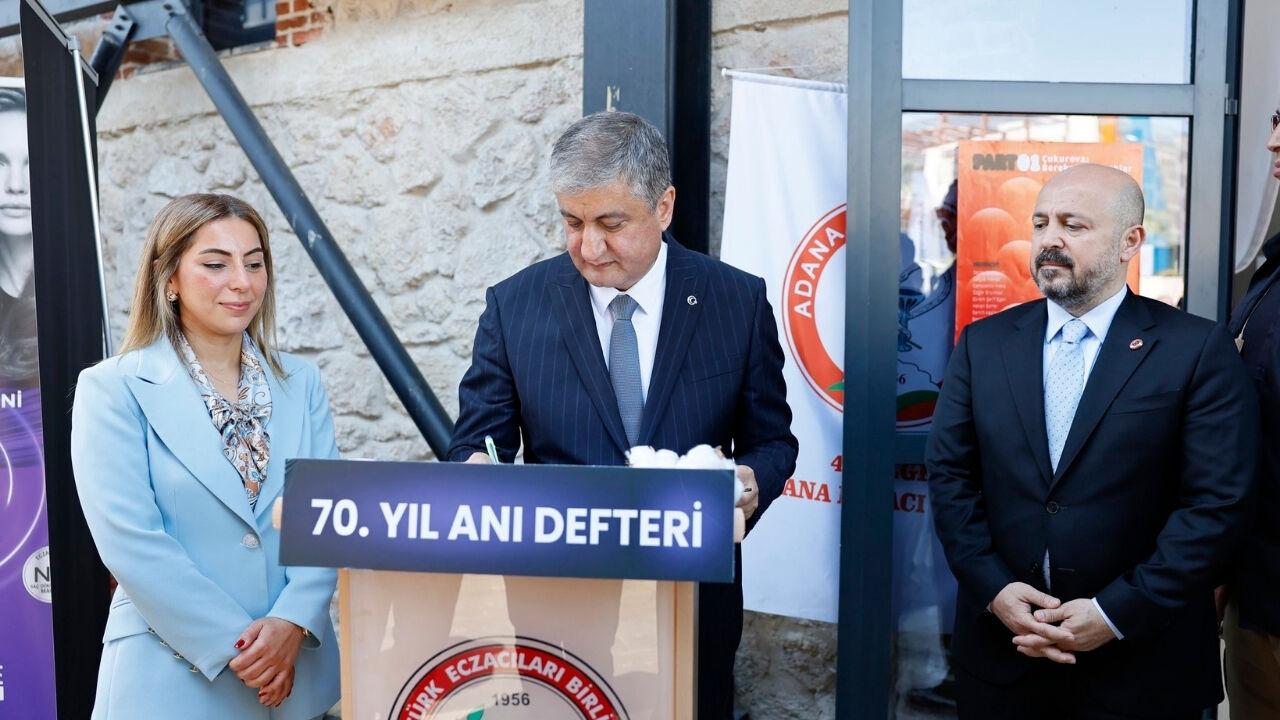 Vali Yavuz Tarihi Merkezde Eczacılarla Buluştu (1)