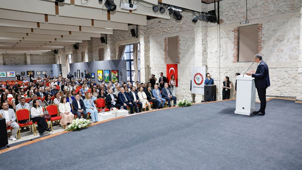 Vali Yavuz Tarihi Merkezde Eczacılarla Buluştu (2)