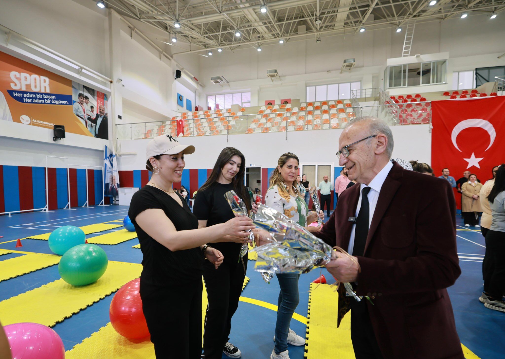 Yüreğir’de Sporcu Annelere Özel Kutlama2