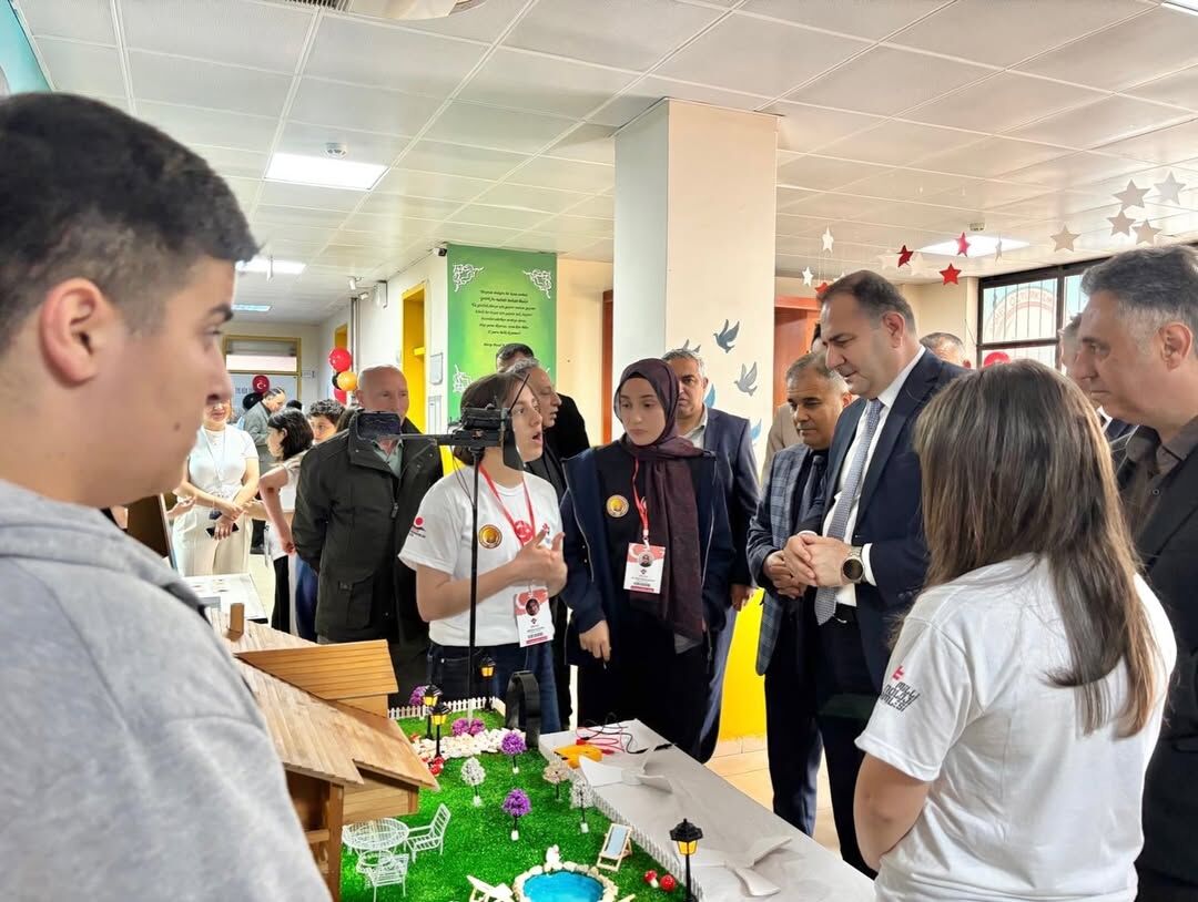Zihinlerdeki Kıvılcım Projeye Dönüştü Seyhan’da Bilim Şöleni (3)