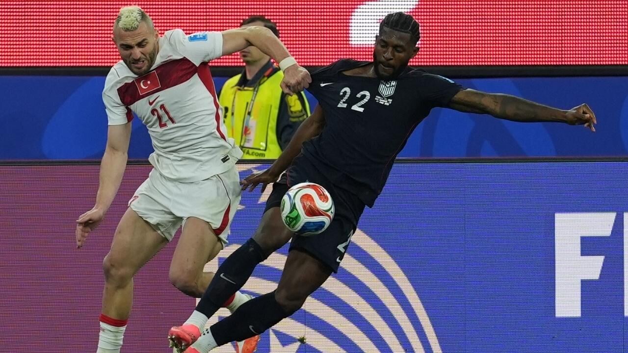 A Milli Futbol Takımı, Dünya Kupası'na Galibiyetle Veda Etti (2)