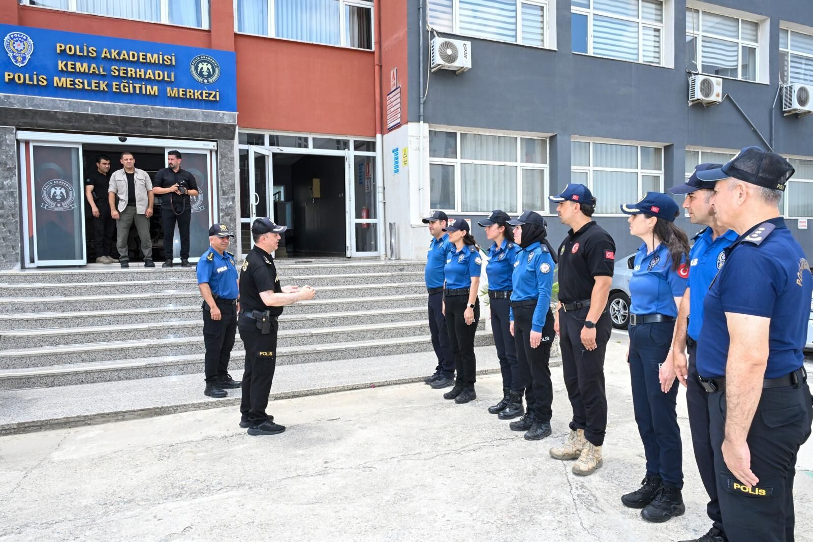 Adana Emniyet Müdürü Arıkan, polis adaylarıyla buluştu
