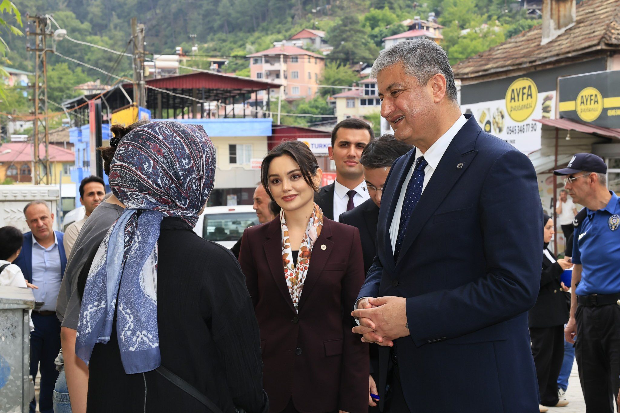 Adana Valisi Mustafa Yavuz, Feke’de Esnaf Ve Vatandaşlarla Bir Araya Geldi