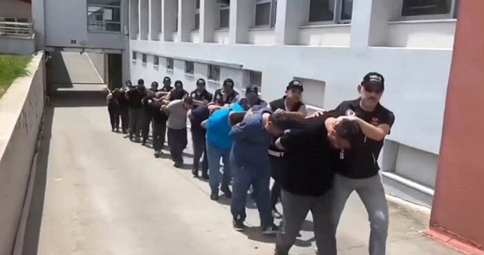 Adana'da 500 Polisle Düzenlenen Dev Operasyonda 58 Kişi Tutuklandı! (1)
