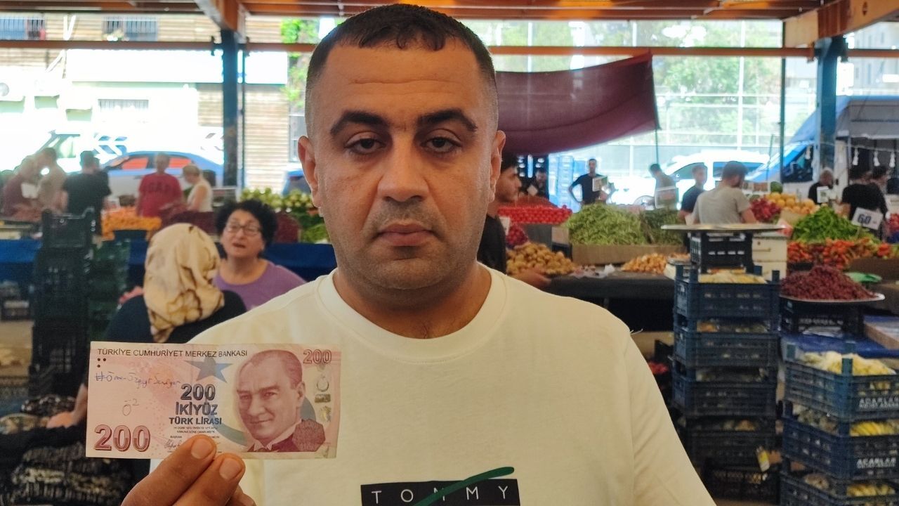 Adana'da Banknotlara Yazılan Aşk Mesajı Gündem Oldu (1)