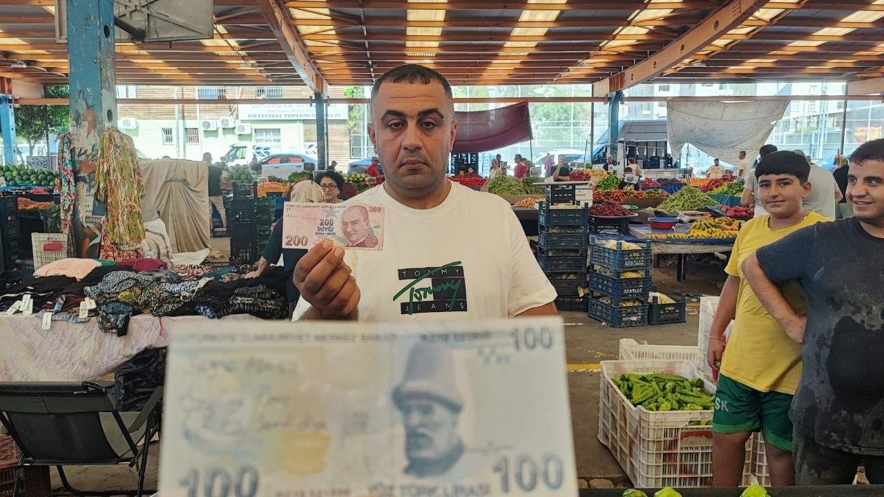Adana'da Banknotlara Yazılan Aşk Mesajı Gündem Oldu (2)