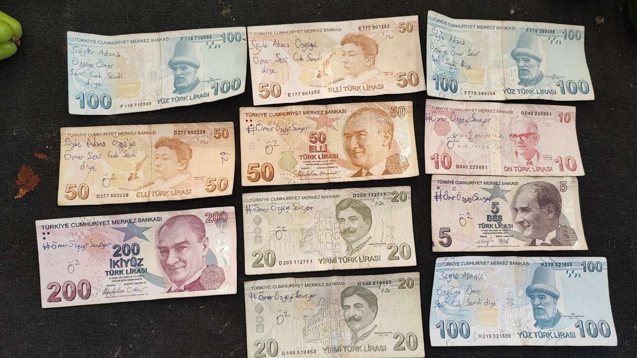 Adana'da Banknotlara Yazılan Aşk Mesajı Gündem Oldu (3)