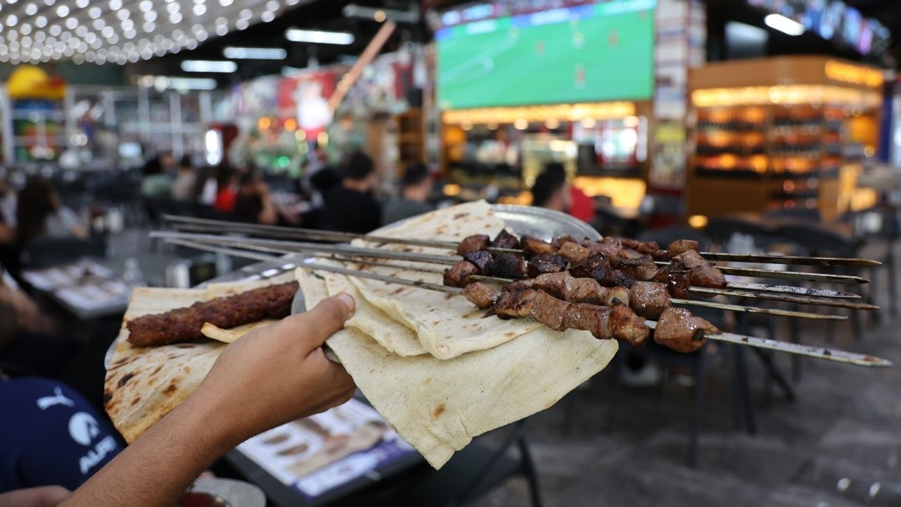 Adana'da Dünya Kupası Heyecanı Ciğer Ve Kebap Eşliğinde Yaşandı