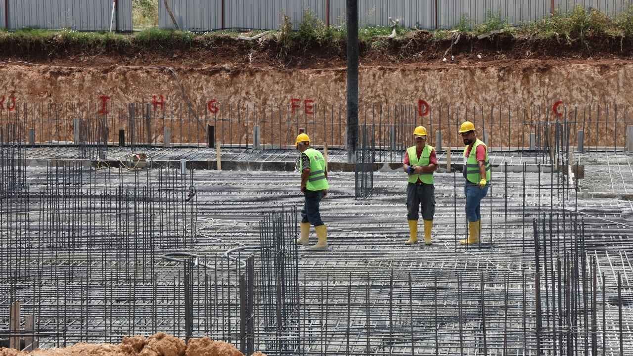 Adana’da Ev Alacaklar Artık Temel Demirlerini Görebilecek (1)