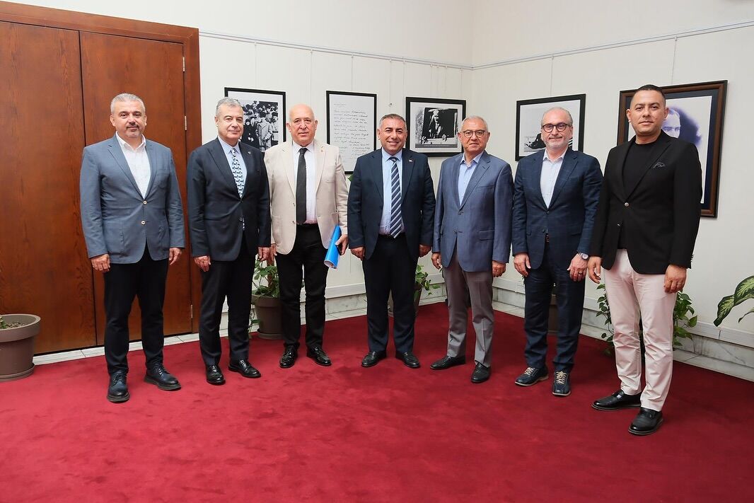 Adana'da Fabrikaların Gıda Atıkları Can Dostlara Besin Olacak (4)