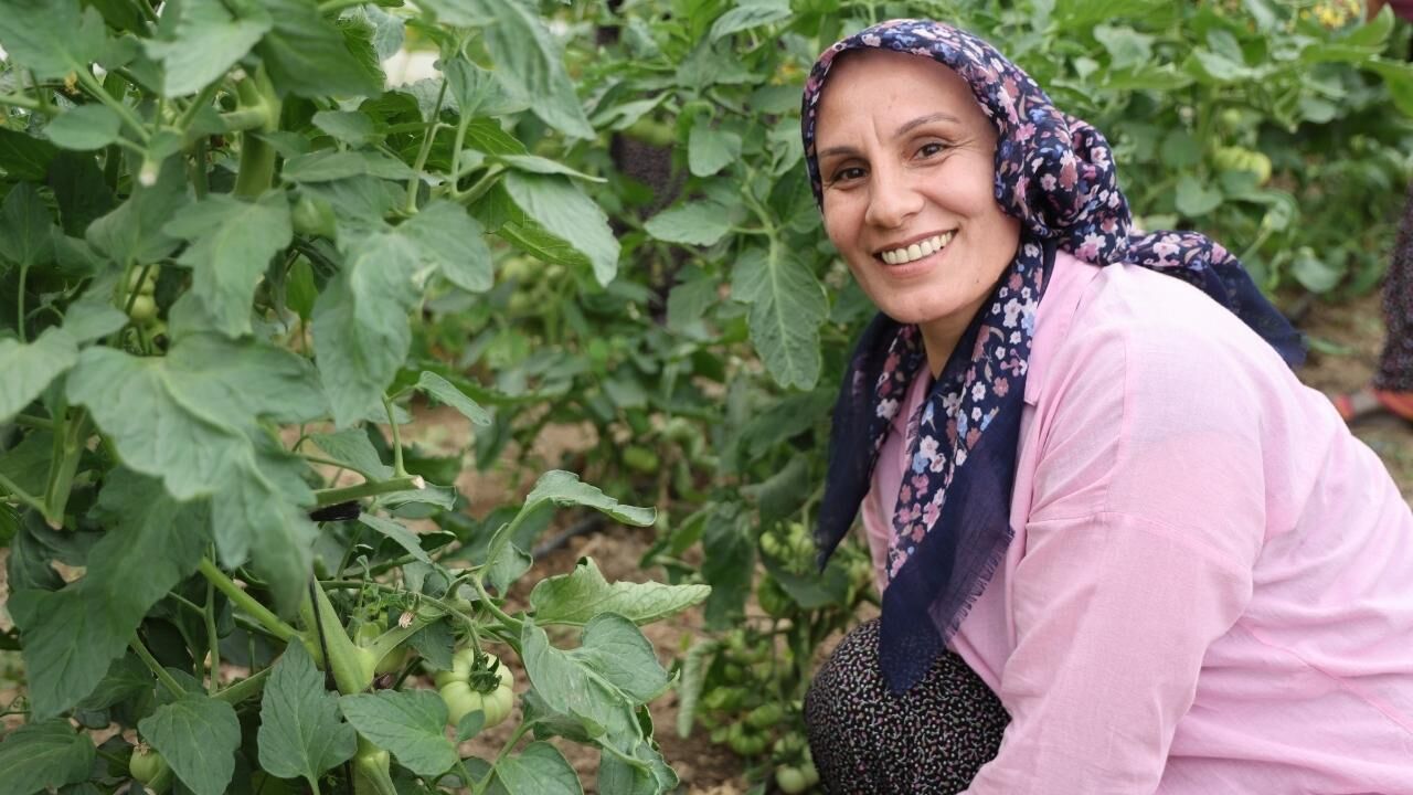 Adana'da Kadınlar Imkânsızı Başardı! Çorak Araziler Üretim Üssü Oldu (3)