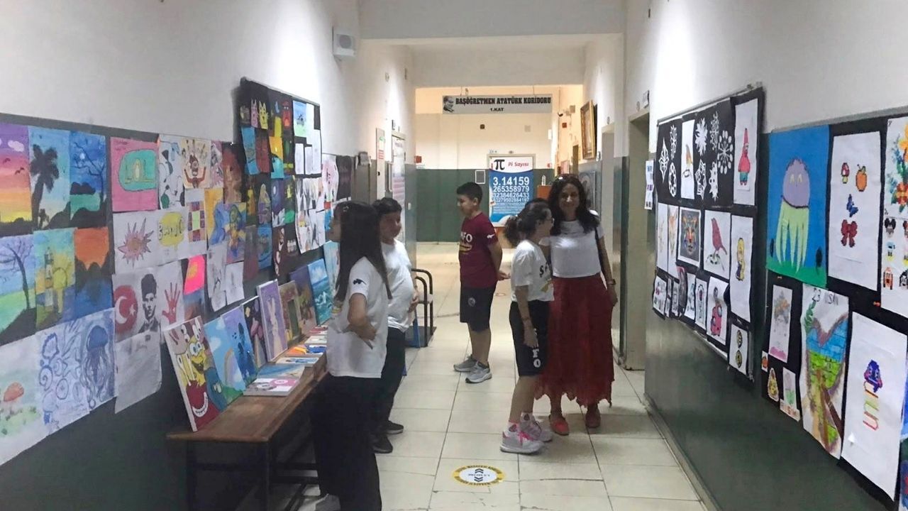 Adana’da Öğrencilerin Hayalleri Sergide Hayat Buldu (1)