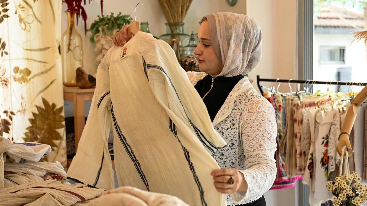 Adana’da Sandıklardaki Hatıraları Modaya Dönüştürüyor