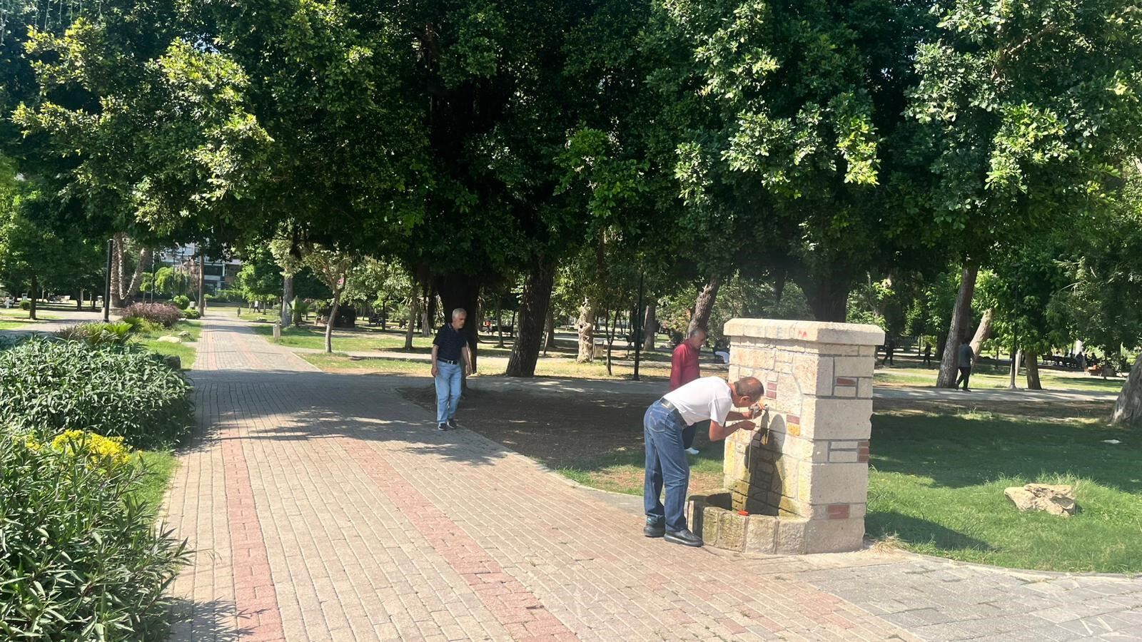 Adana'da Termometreler 33 Dereceyi Gösterdi (1)