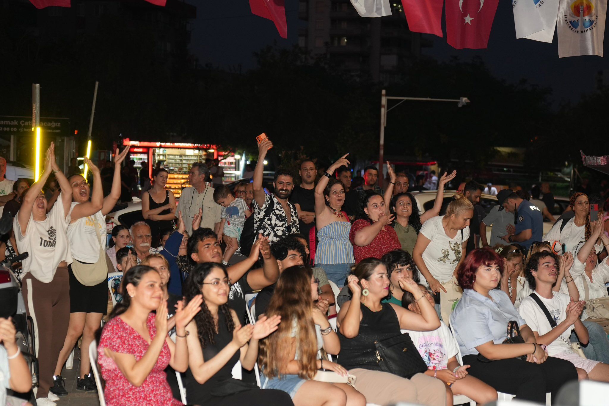 Adana'da Yazın Enerjisi Bi Yaz Konserleri Ile Başladı2