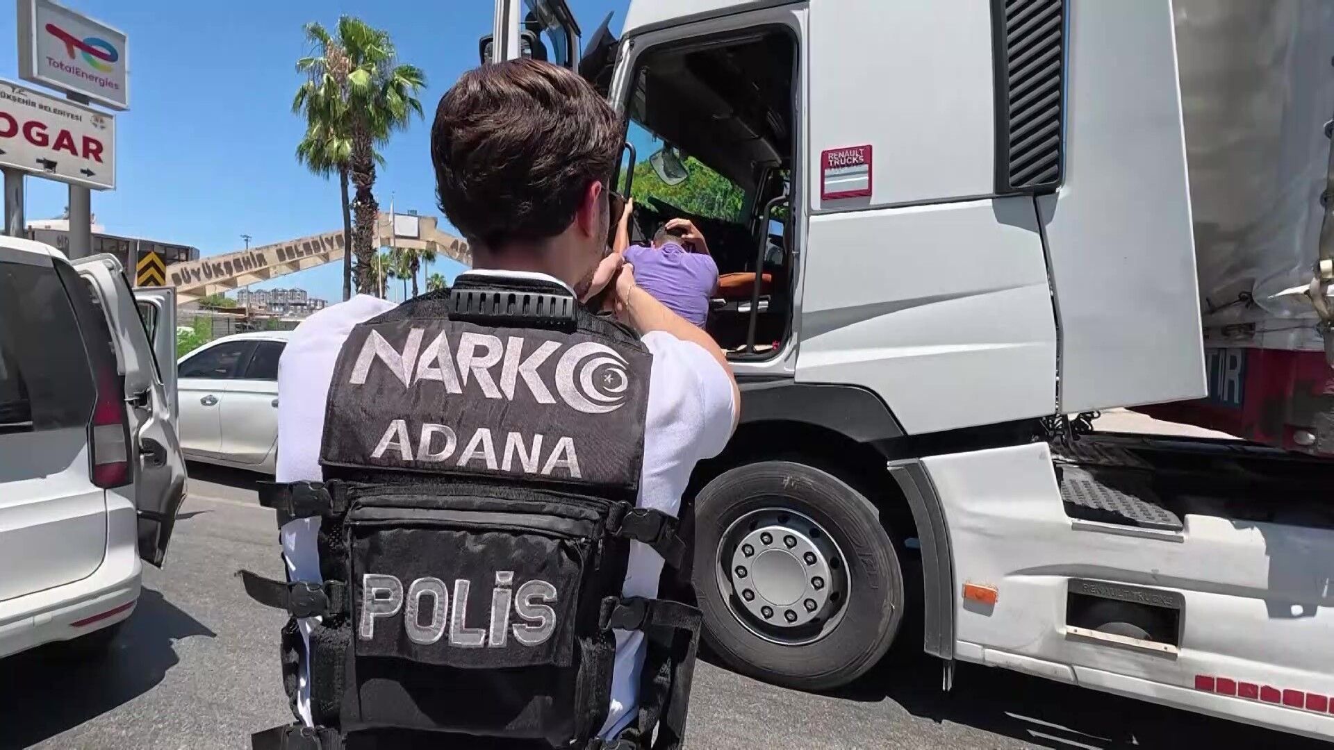 Adana'da Zehir Tacirlerine Tır Operasyonu (1)