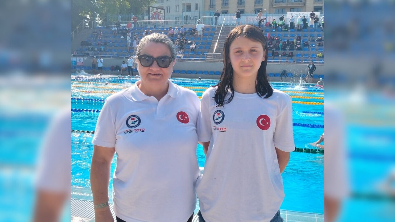 Adanalı Yüzücü Ömür Güven’den Bulgaristan’da Çifte Madalya (1)