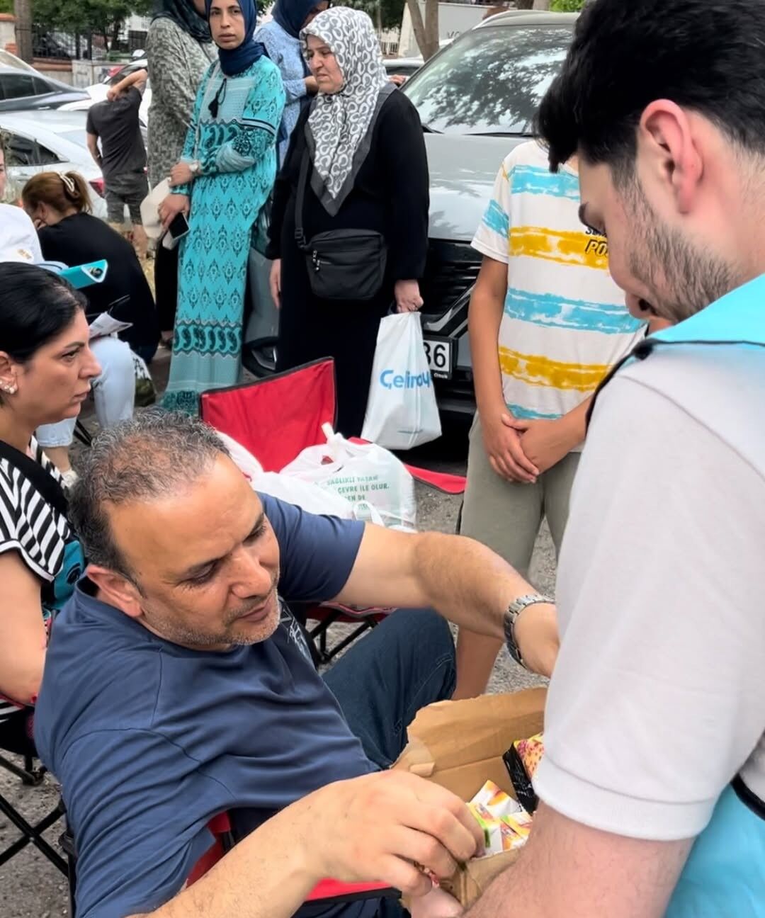 Ak Parti Adana Gençlik Kollarından Lgs’de Velilere Anlamlı Destek (1)