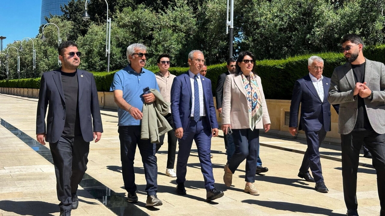 Ak Parti Adana Milletvekili Sunay Karamık'tan Bakü Ziyareti (1)