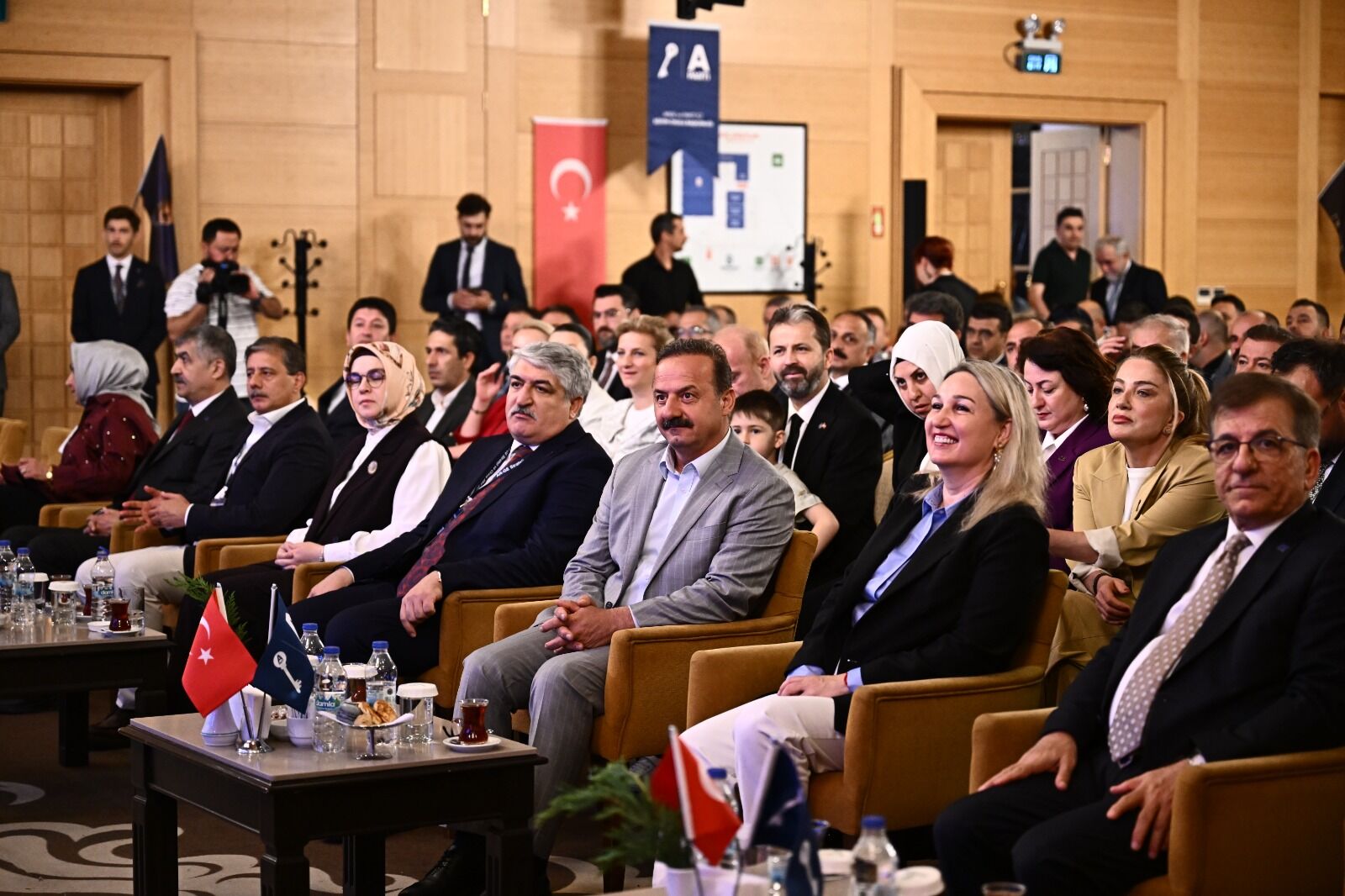 Anahtar Parti Zirvesinde Adana Teşkilatına Ödül (1)