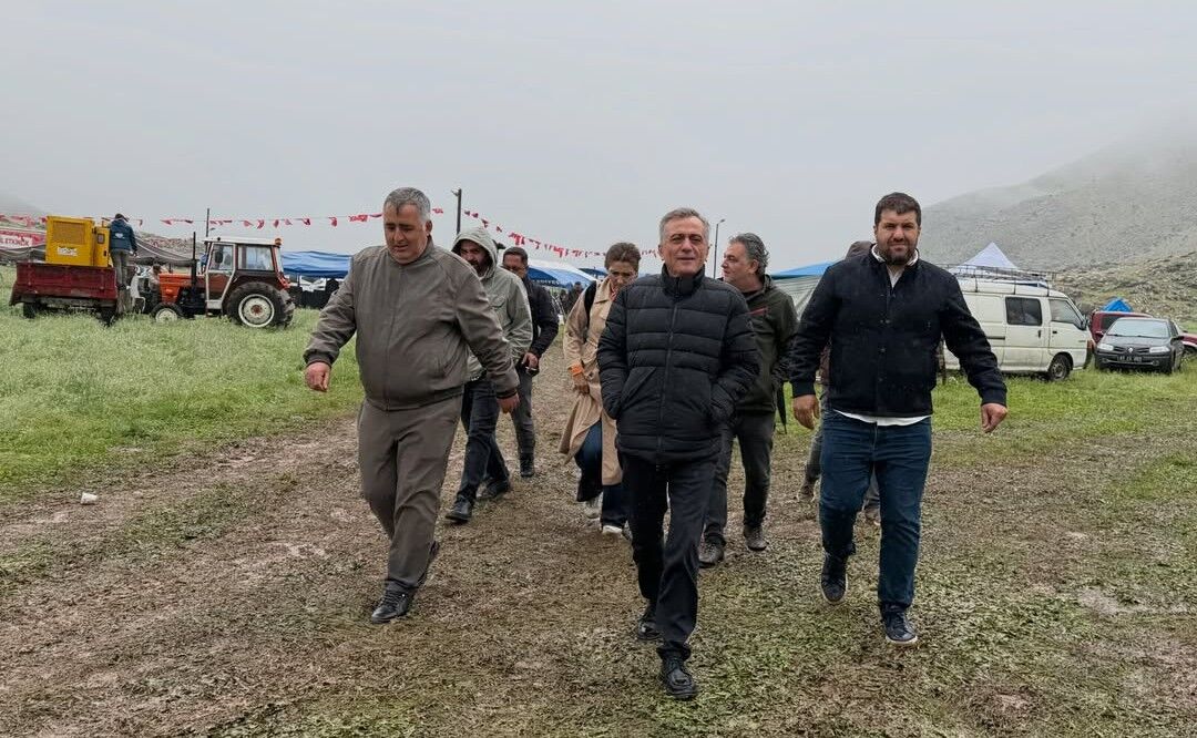 Başkan Aktürk, Kurubel Yayla Şenlikleri'nde Vatandaşlarla Buluştu (2)