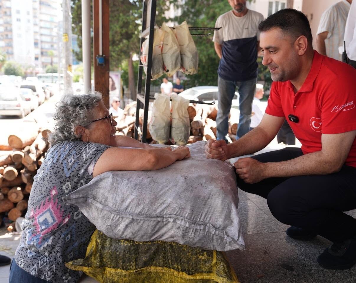 Başkan Kozay Güzelyalı’da Vatandaşların Taleplerini Dinledi (1)