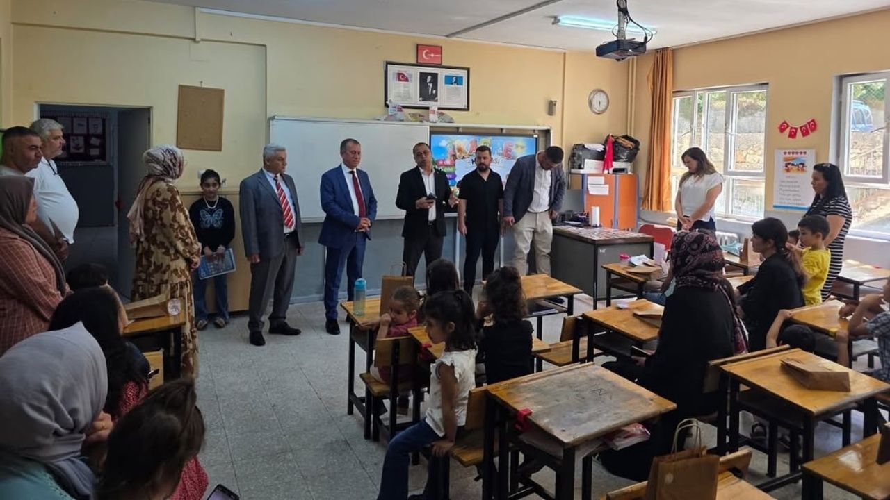 Başkan Mahmut Dal Öğrencilerin Karne Sevincine Ortak Oldu (1)