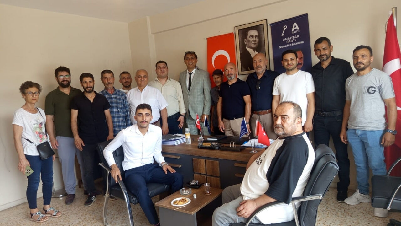 Ceyhan'da Anahtar Parti'ye 20 Kişilik Toplu Katılım Gerçekleşti (1)