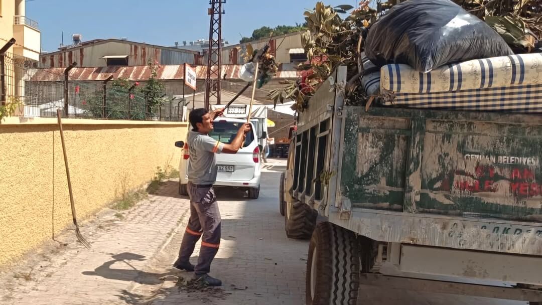 Ceyhan’da Ekipler Dört Bir Koldan Sahada (3)
