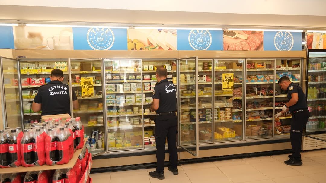 Ceyhan'da Marketlere Sıkı Denetim Vatandaşın Sağlığı Güvence Altında (2)