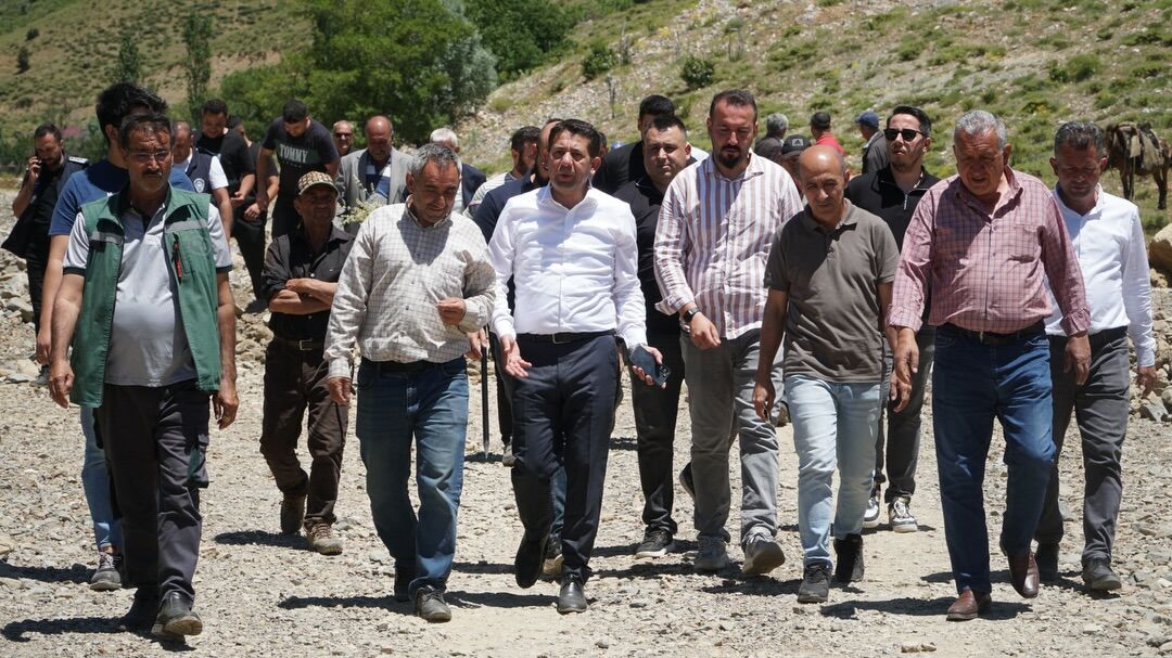 Feke'de Kronikleşen Sorun Çözülüyor Çondu Mahallesi Elektriğe Kavuşuyor (2)