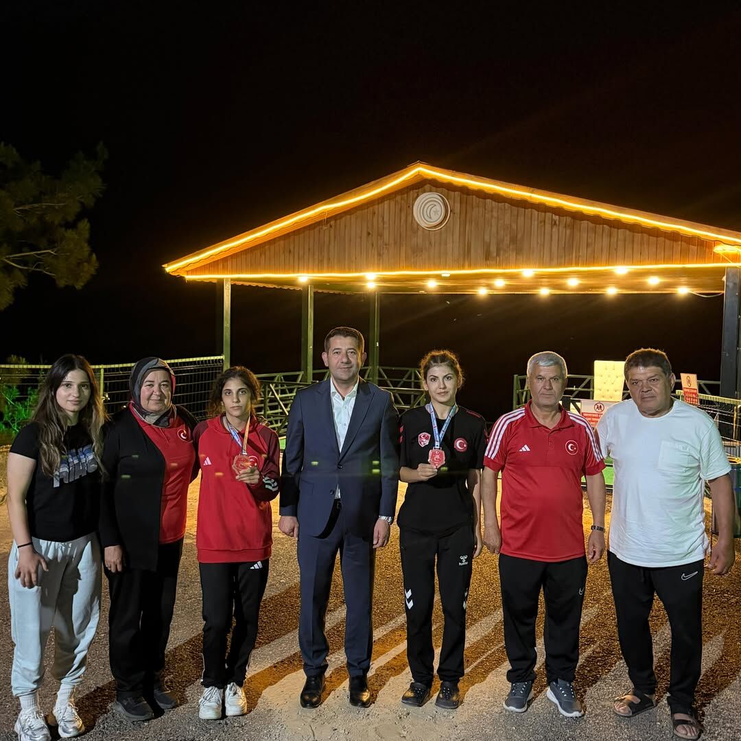 Feke’nin Altın Kızları Türkiye’yi Salladı Başkan Özen’den Tebrik Yağmuru! (3)