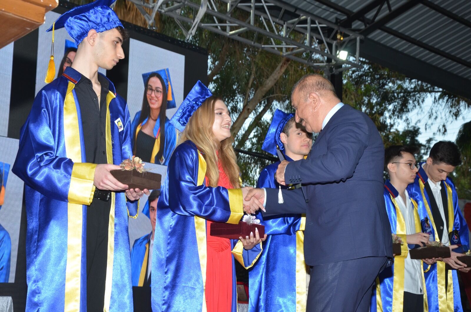 Finalokullarımezuniyet (4)