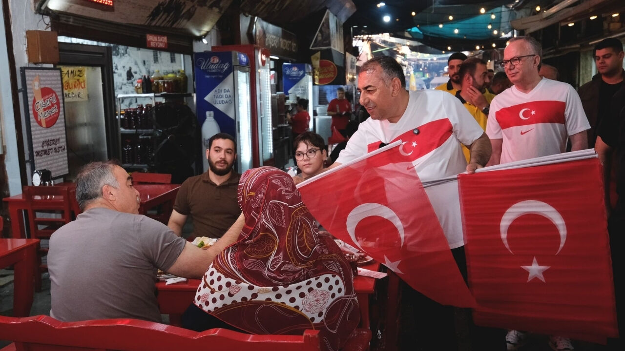 Merkez Park'ta milli maç coşkusu yaşandı-2