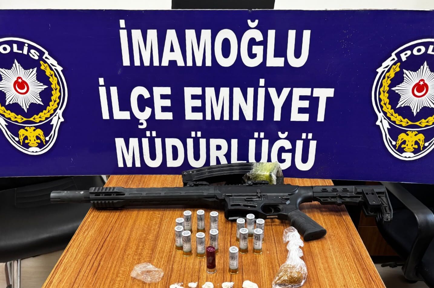 İmamoğlu Polisi Zehir Tacirine Geçit Vermedi! (2)