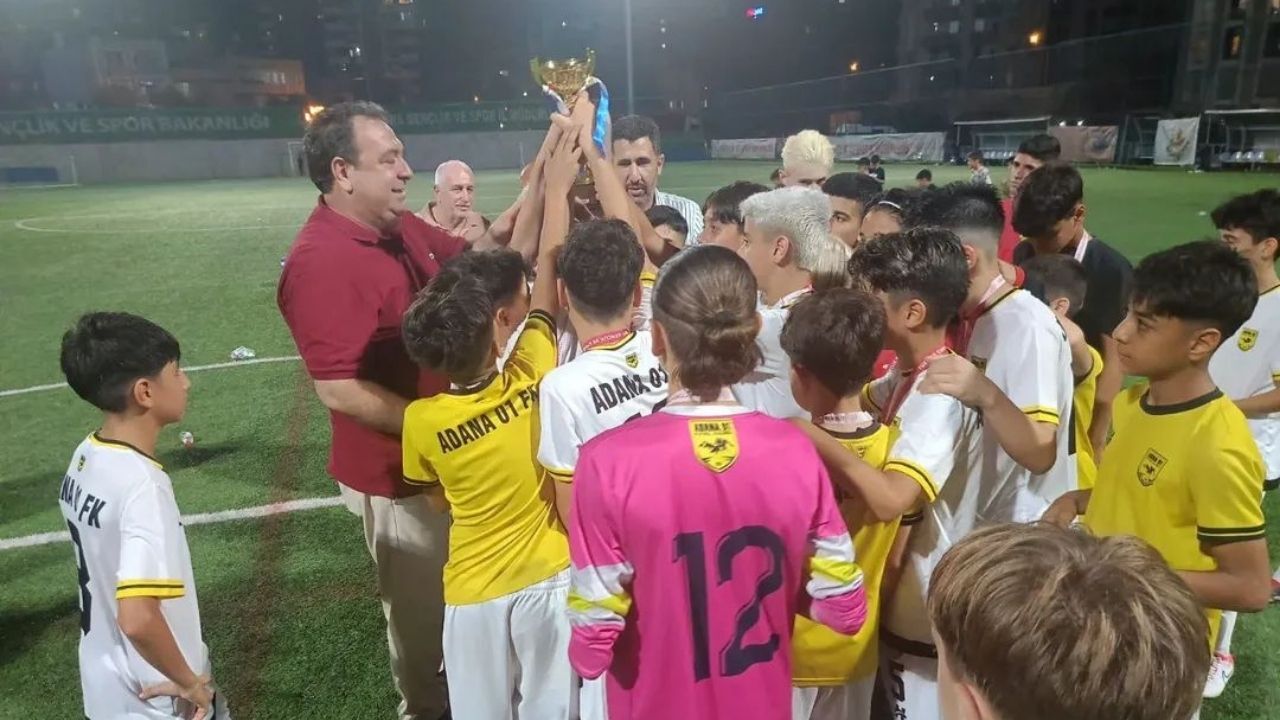 Kanaryaspor U13 Ligi'nin Şampiyonu Oldu (3)