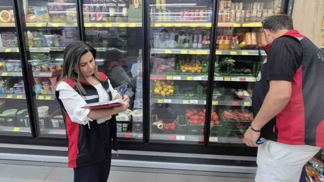 Kozan’da Tufi̇s Kapsamında Market Ve Hal Denetimi (2)