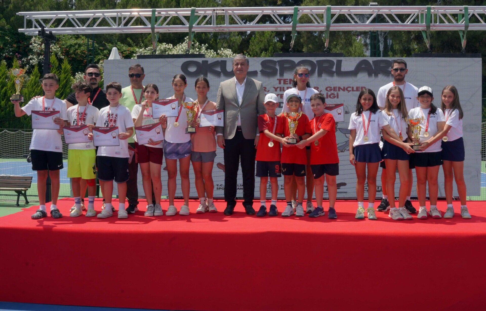 Okul Sporları Tenis Türkiye Birinciliği Müsabakaları Adana'da Tamamlandı