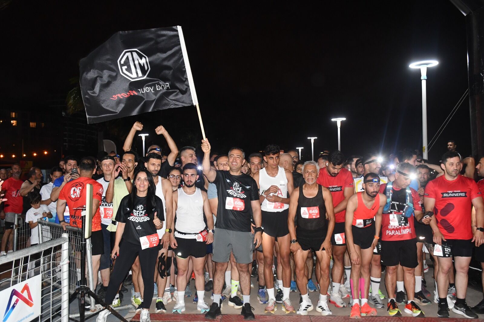 Rus Ve Türk Sporcular Mersin’deki Tarihi Gece Koşusunda Buluştu (3)