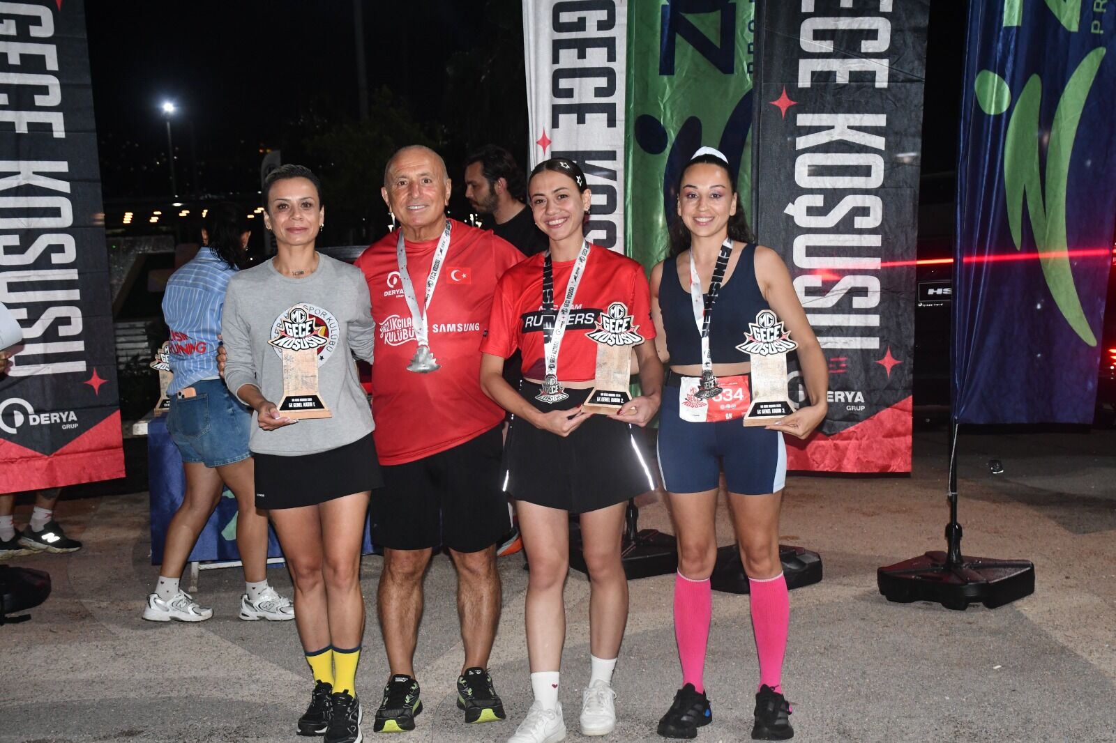 Rus Ve Türk Sporcular Mersin’deki Tarihi Gece Koşusunda Buluştu (4)
