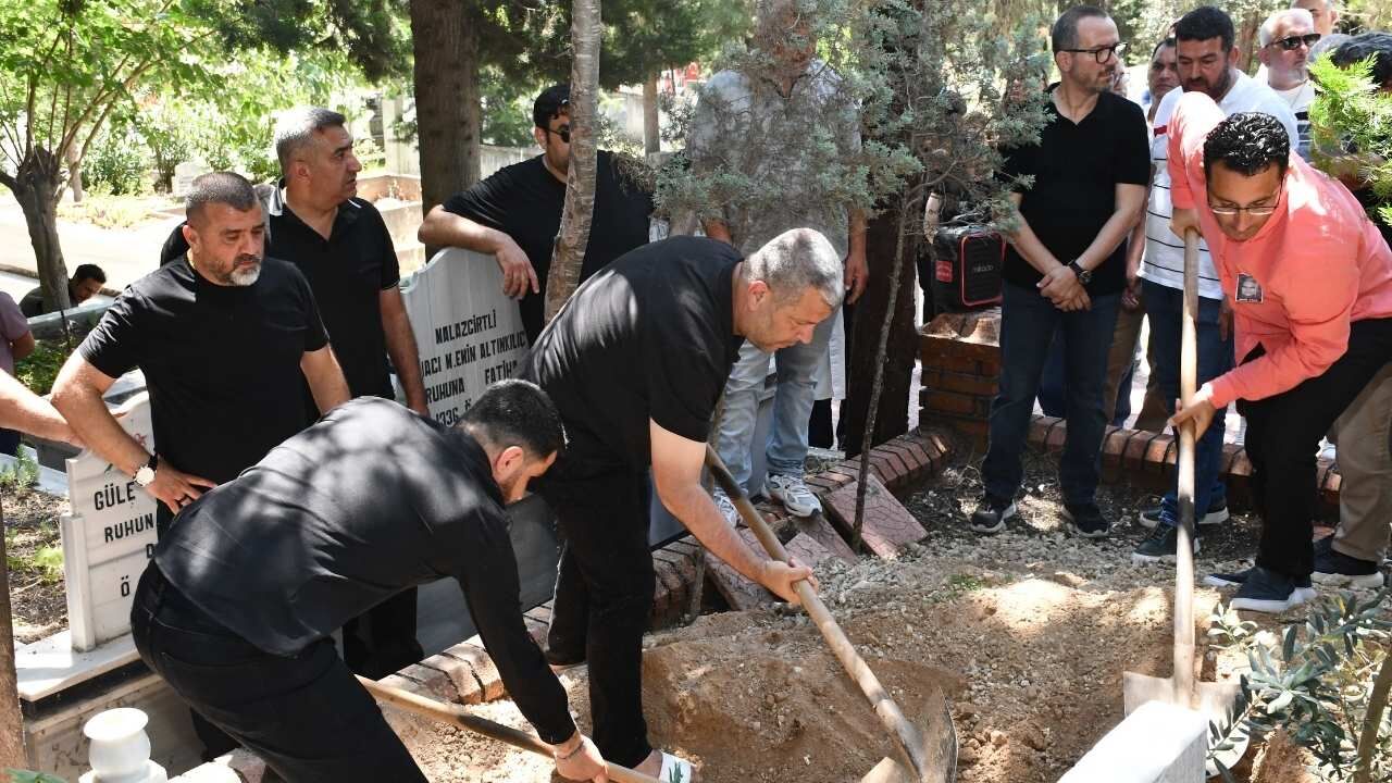 Sevil Arat Cenaze (7)