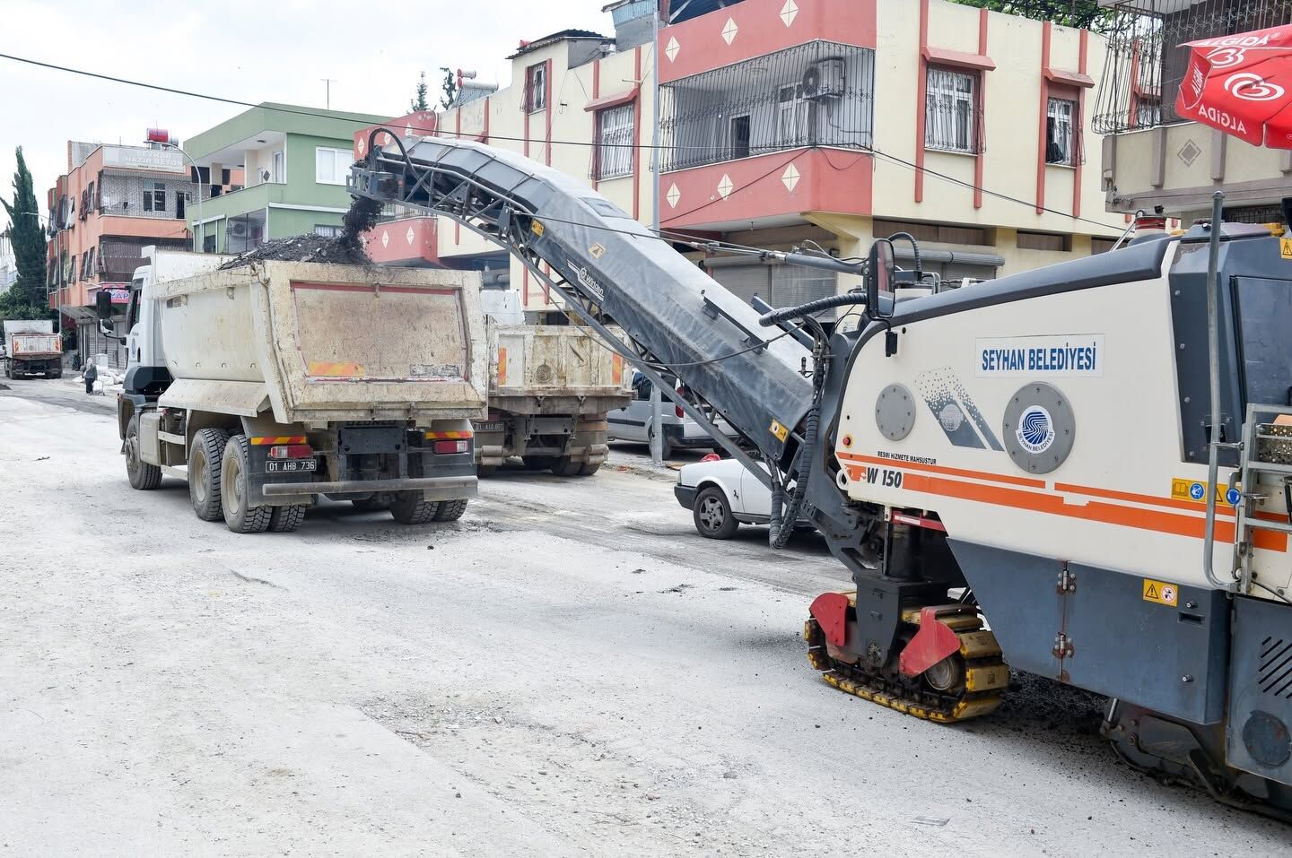Seyhan'da Asfalt Seferberli̇ği̇ Devam Edi̇yor 4