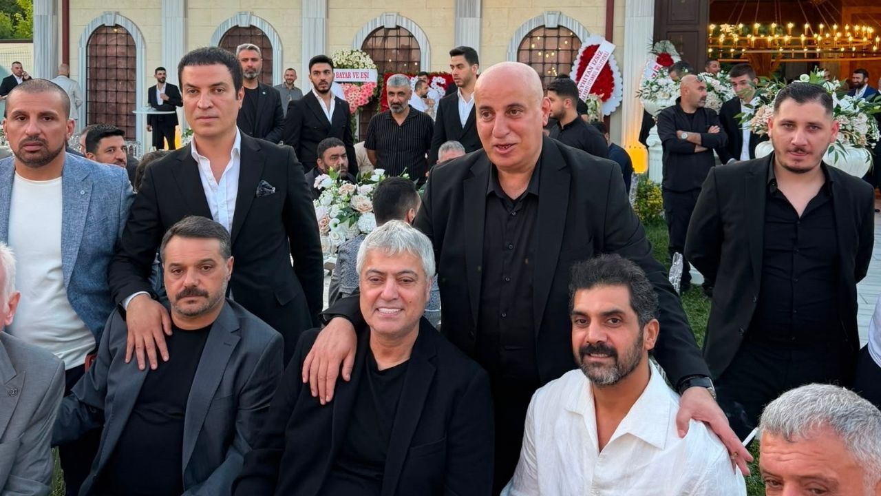 Ünlü Isimler Nikah Şahidi Oldu, Genç Çift Dünya Evine Girdi (1)